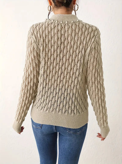 Eleganter Khaki Pullover mit Perlen-Detail & Ausschnitt