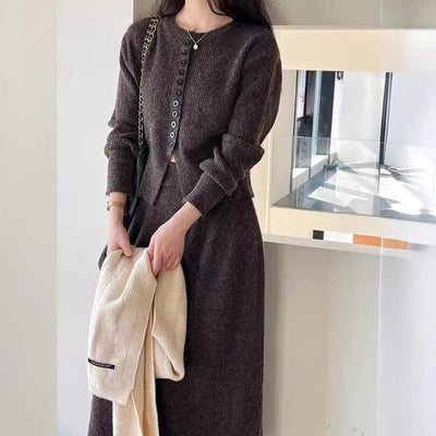 Knopf-Cardigan und Maxi-Rock-Set für Damen