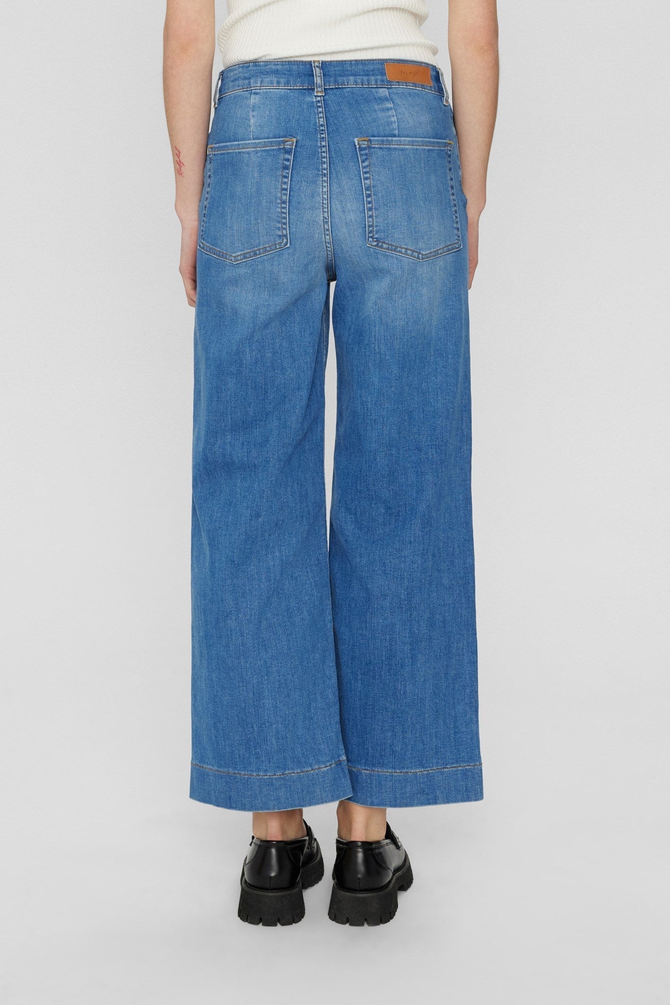 Emma | Modische hellblaue Denim-Jeans für Frauen