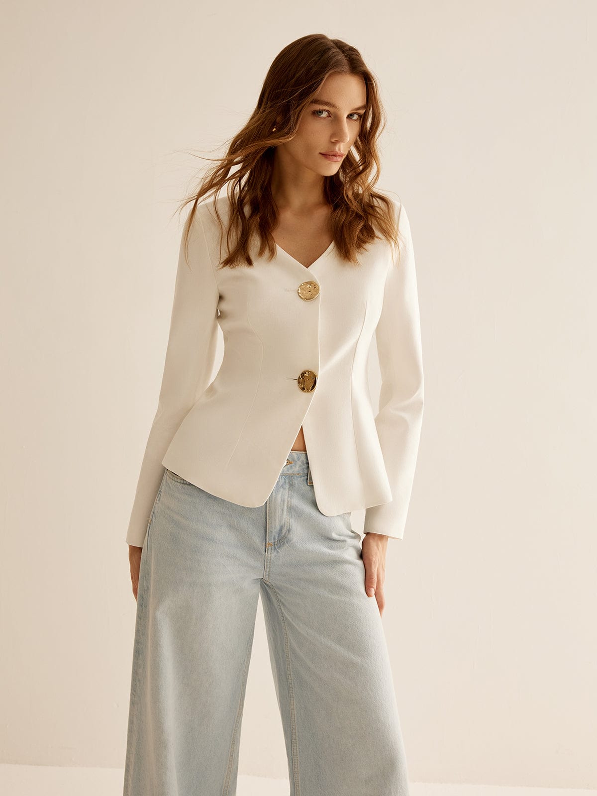 Karin | Schlanker ausgestellt Blazer mit Statement Knöpfen