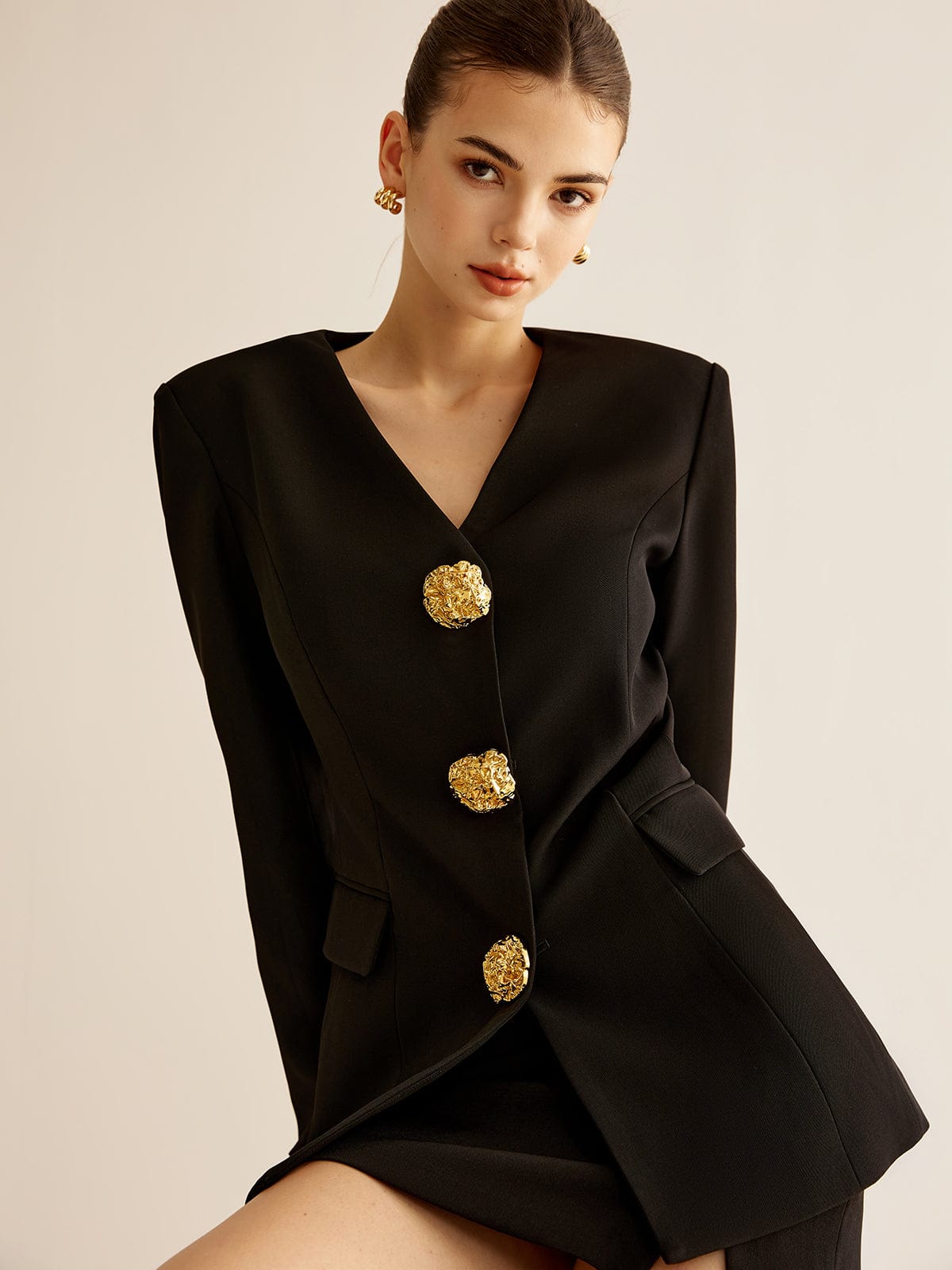 Britta | Luxuriöser Schwarzer Blazer mit Metallknöpfen