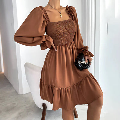 Emmeline™ | Sommer Minikleid mit Rüschen – Puffärmel, eckiger Ausschnitt & elastische Taille