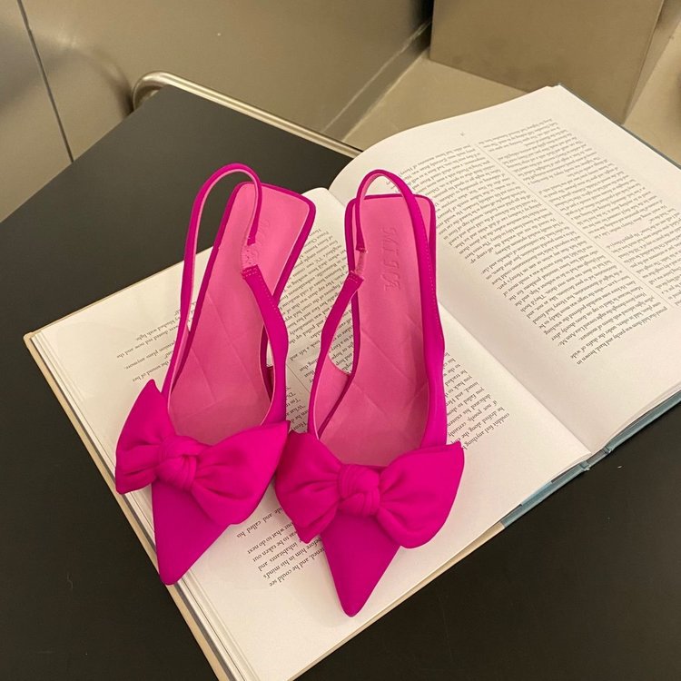 Savannah | Spitz zulaufende Slingback-Absätze - Schleifendetail