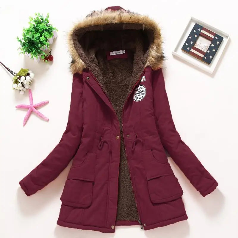 Ivy - Modische Winterjacke mit Kunstfellbesatz