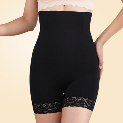 Formende Shorts mit Spitze