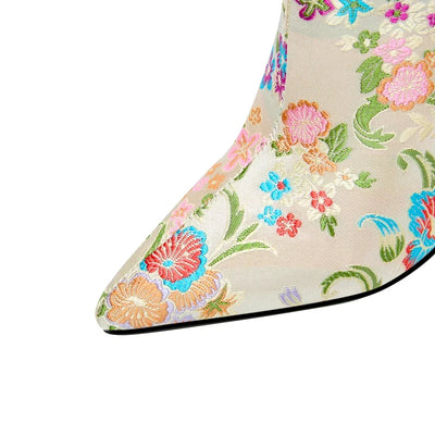 Luna – Damen Stiefel mit besticktem Blumenmuster und Wolfszähnen
