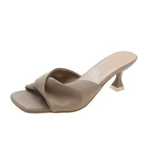 Zaida | Lässige Absatzsandalen - Gedrehter Riemen