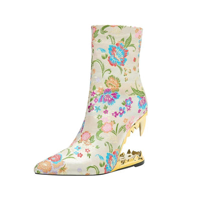 Luna – Damen Stiefel mit besticktem Blumenmuster und Wolfszähnen