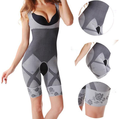 Formendes Body Mit Offenem Dekolleté Und Schrittöffnung