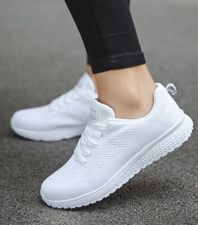 Anette | Unkomplizierte und schicke Sommer-Sneakers
