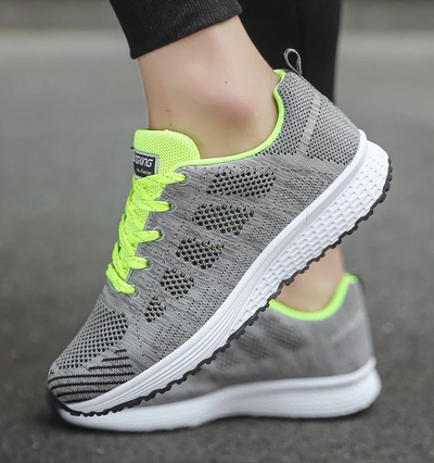Anette | Unkomplizierte und schicke Sommer-Sneakers