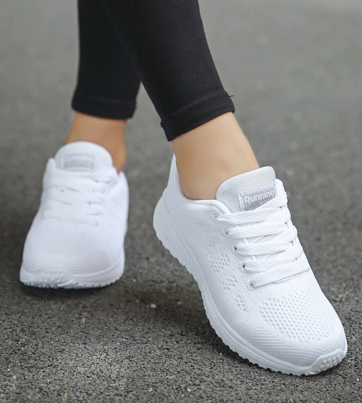Anette | Unkomplizierte und schicke Sommer-Sneakers