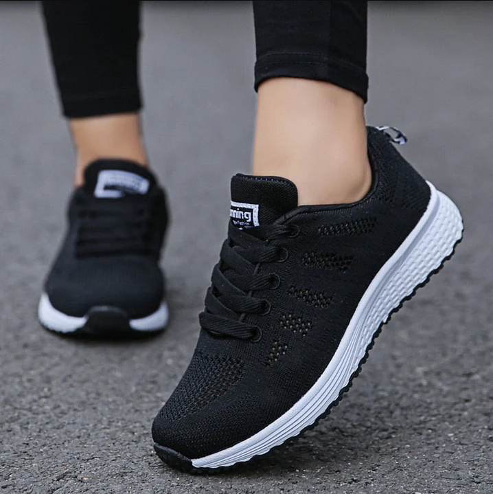 Anette | Unkomplizierte und schicke Sommer-Sneakers