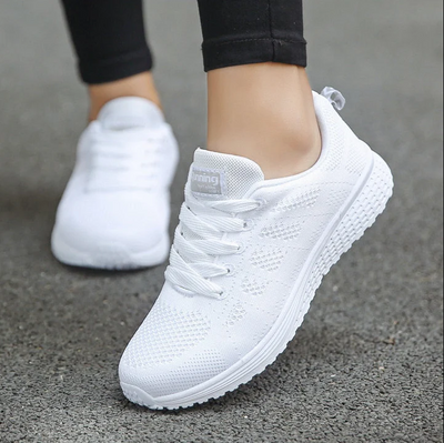 Anette | Unkomplizierte und schicke Sommer-Sneakers