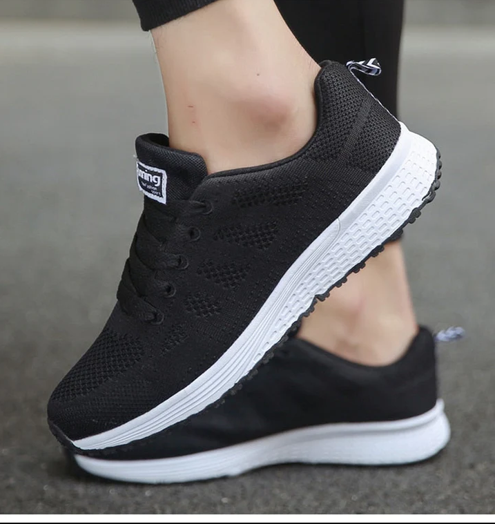 Anette | Unkomplizierte und schicke Sommer-Sneakers