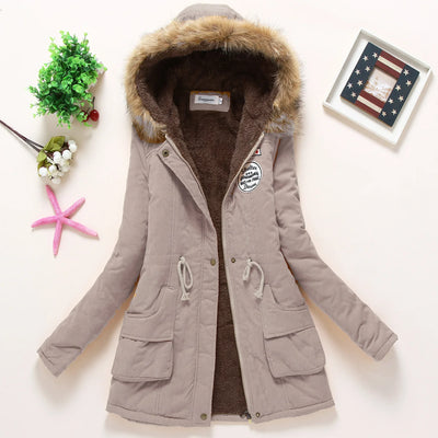Ivy - Modische Winterjacke mit Kunstfellbesatz