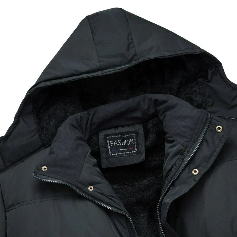 Gepolsterte Jacke mit Kapuze für Herren