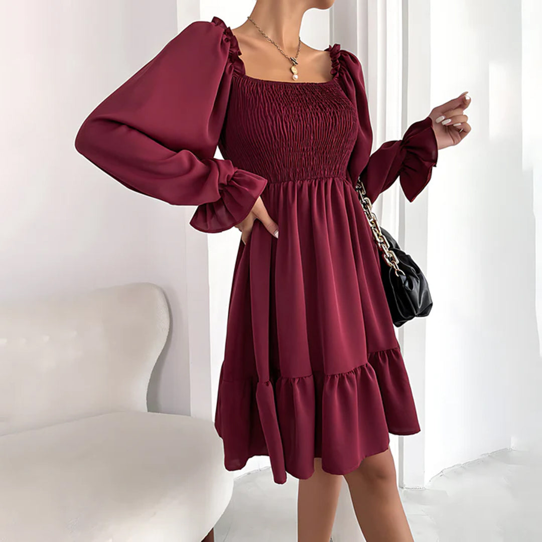 Emmeline™ | Sommer Minikleid mit Rüschen – Puffärmel, eckiger Ausschnitt & elastische Taille