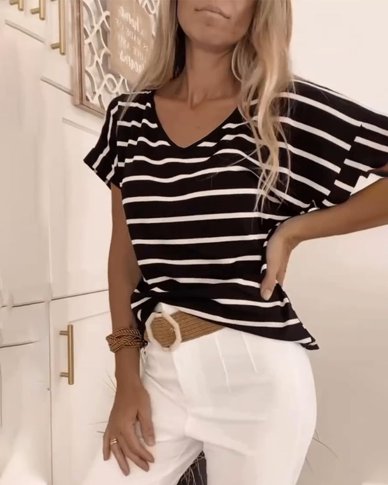 Clara – Stilvolles Gestreiftes Damenoberteil