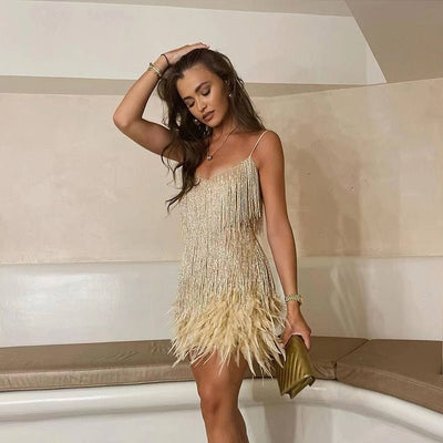 Adelina | Glanzvolles Cocktailkleid mit Pailletten und Federn