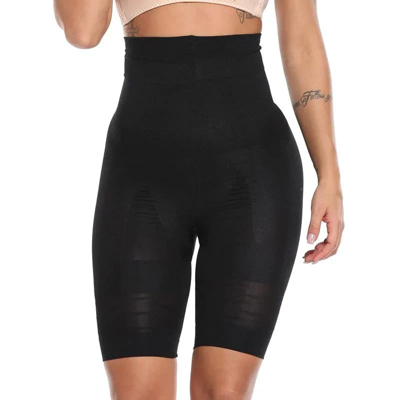 Push-Up Modellierende Shorts